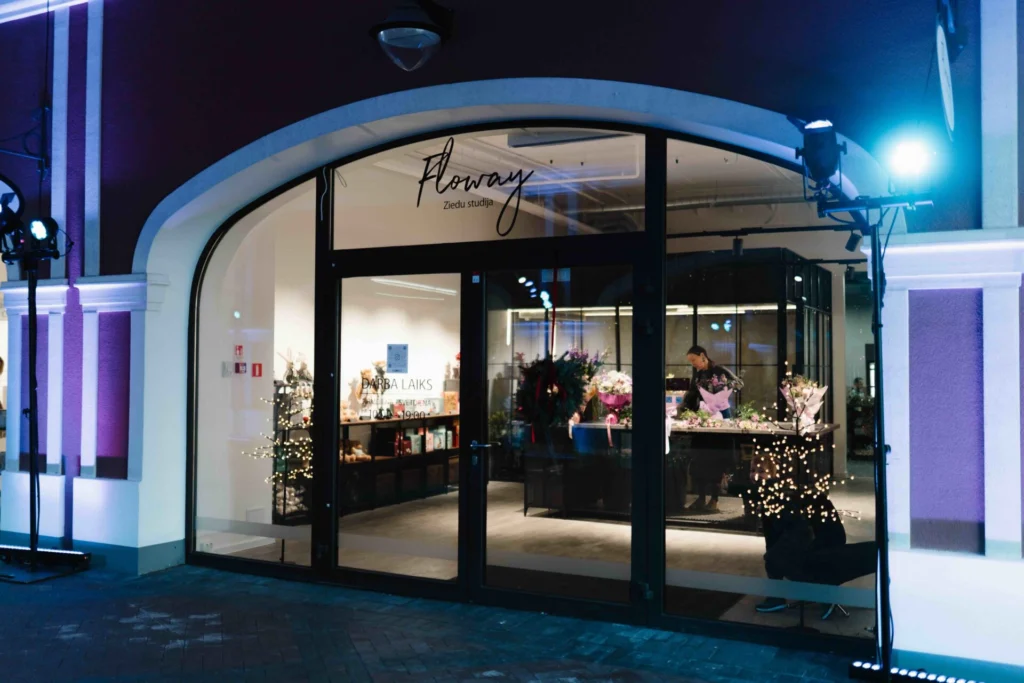 Flowey flower studio Pinki Latvia florist workspace bouquet preparation